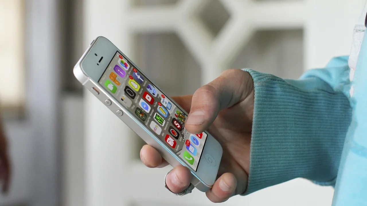Iphone 15 Smartphone Screen