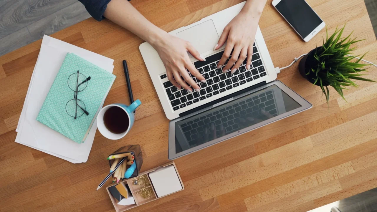 Office Desk Laptop