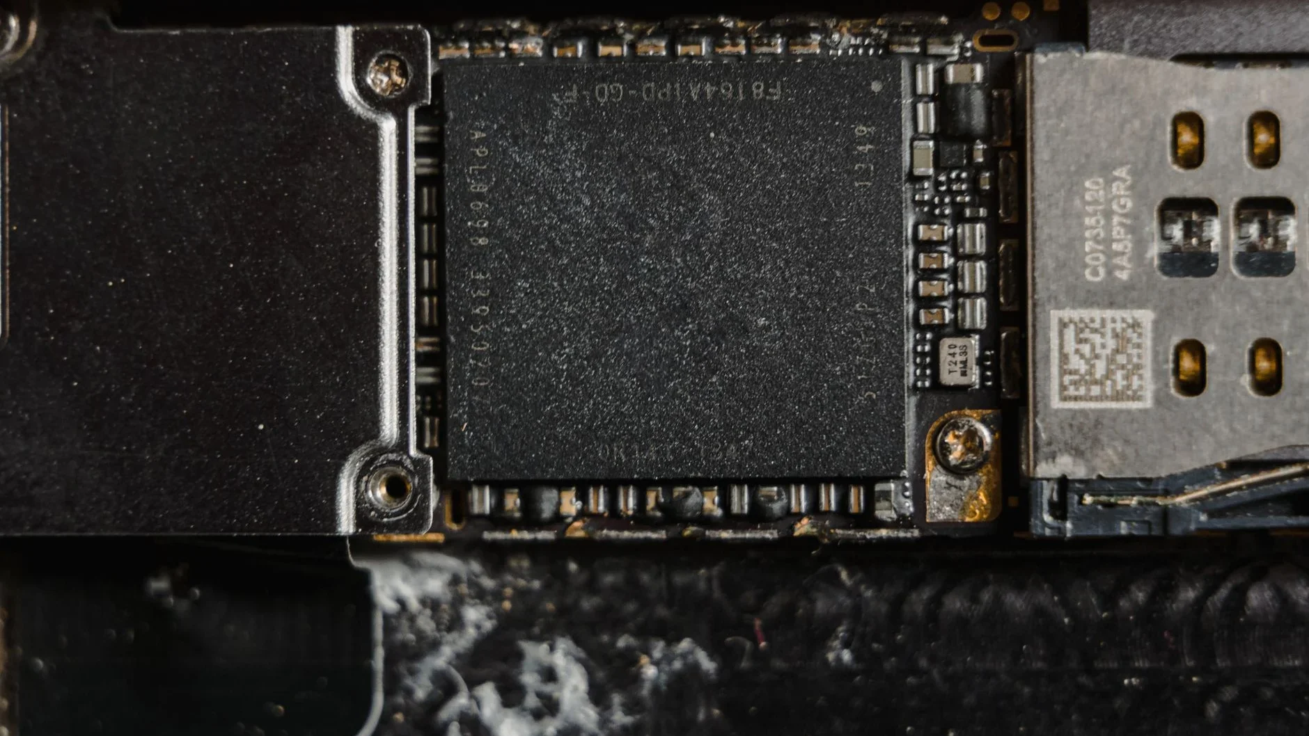 Old Iphone Electronic Parts