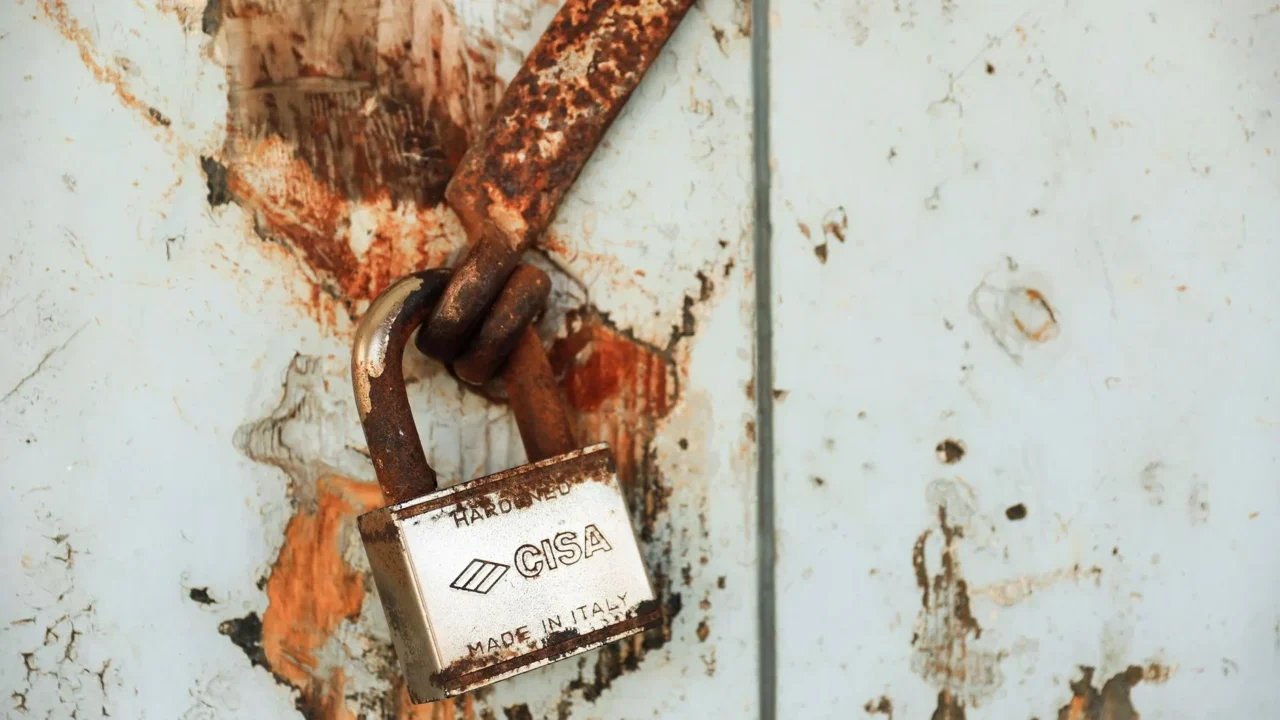Old Smartphone Pattern Lock