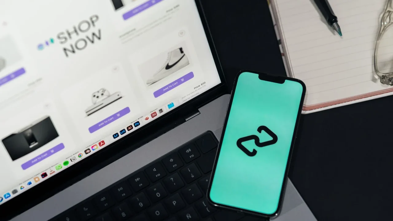 Smartphone Store Technology Shop